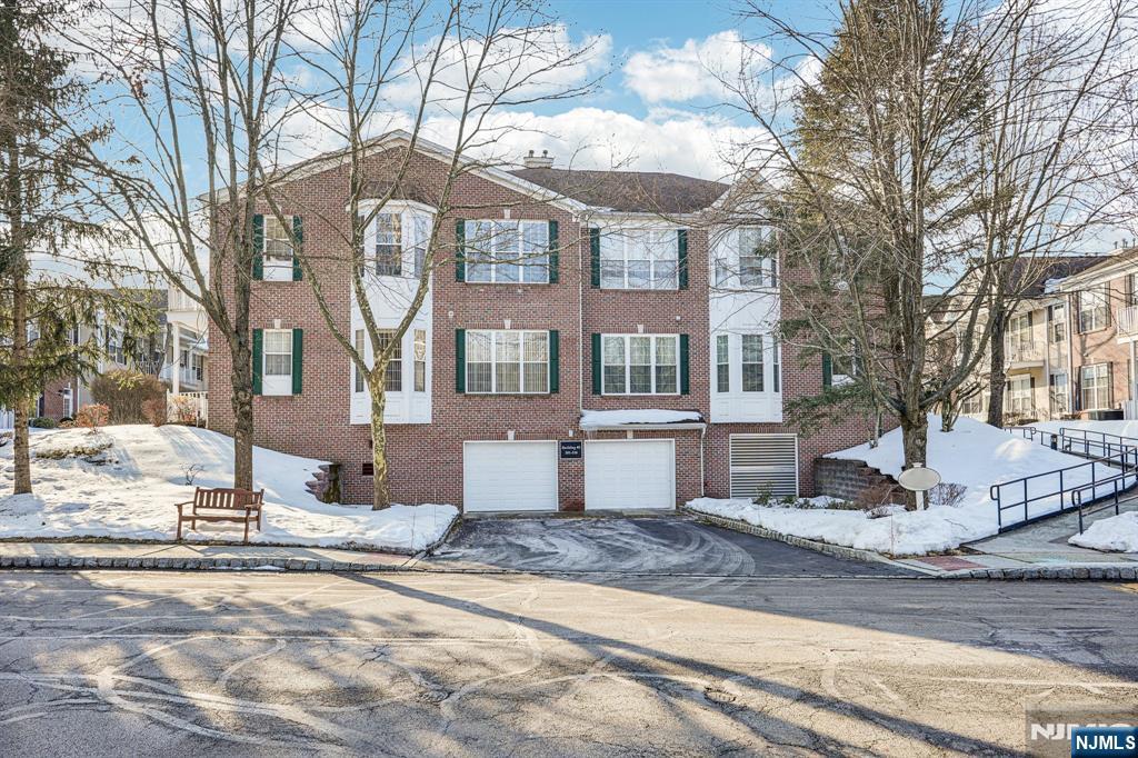 516 Four Seasons Drive