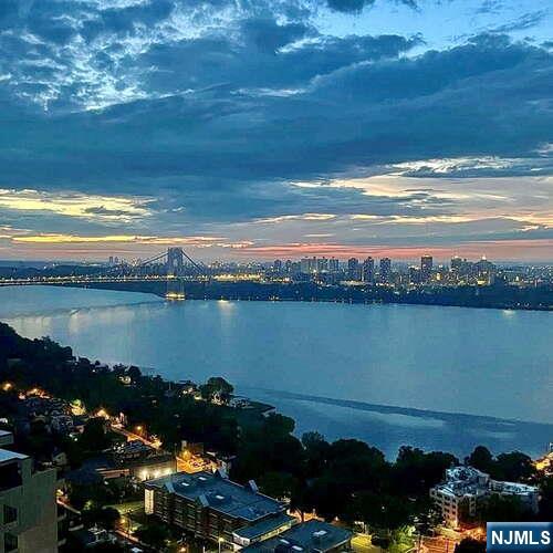 6 Horizon Rd #2107, Fort Lee, NJ 07024