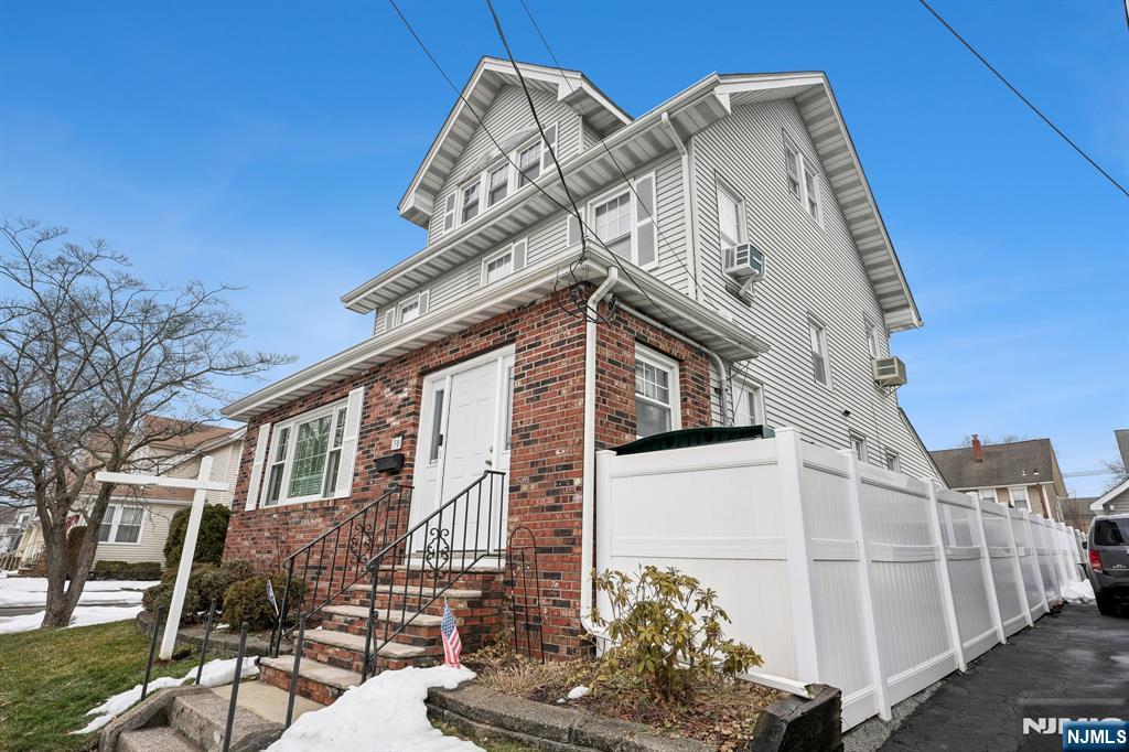 30 Lincoln Avenue - Photo 2