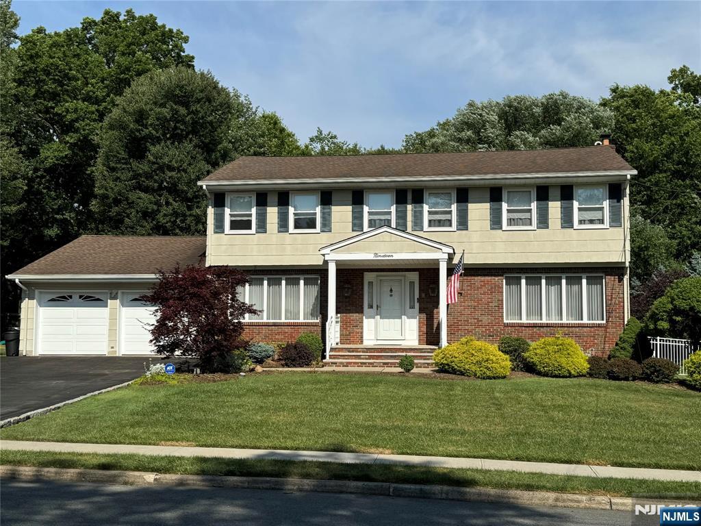 $1,099,900 Colonial