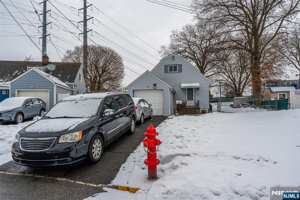 180 Beech Street - Photo 2