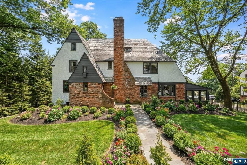$1,499,000 Colonial