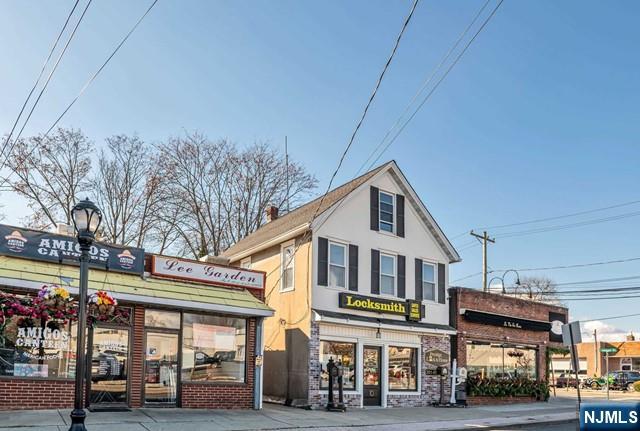 Homes for sale in Waldwick, NJ | 10 W Prospect St, Waldwick, NJ 07463 | MLS# 26005573