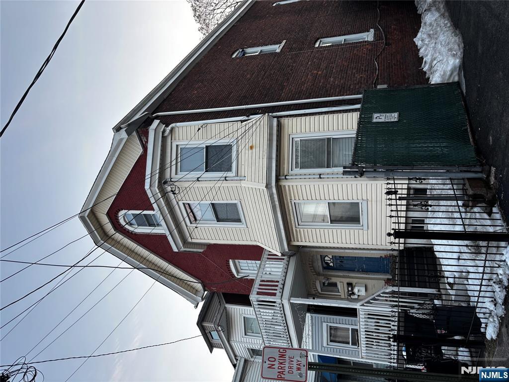 10 Maple Street, Garfield, NJ, 07026