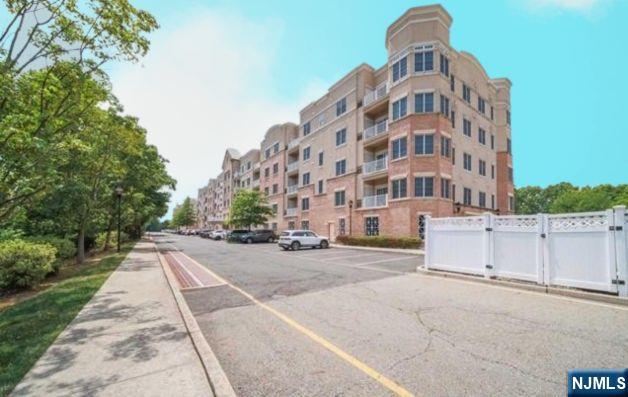 2205 Windsor Park Court 205 - Photo 3