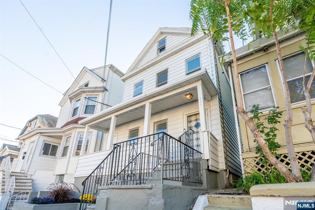 446 24th Street - Photo 3