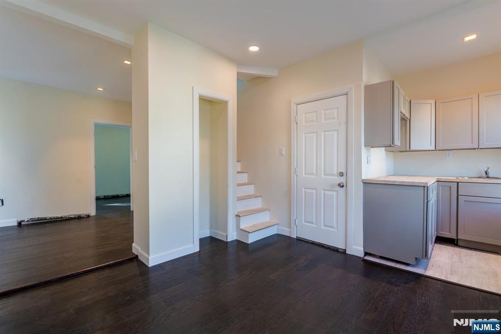 446 24th Street - Photo 4