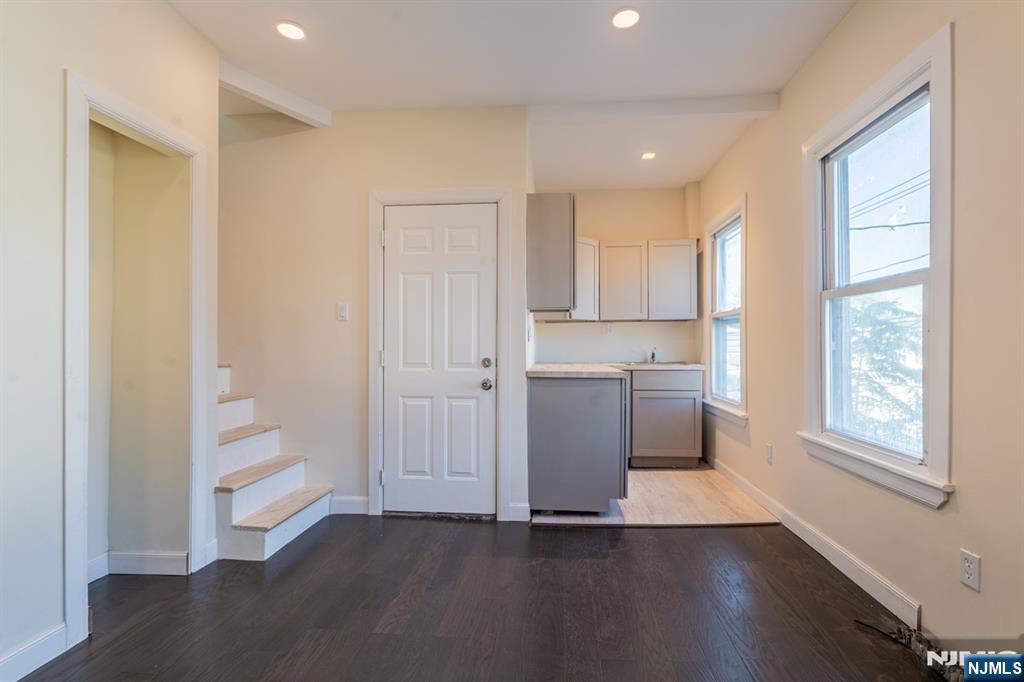 446 24th Street - Photo 5