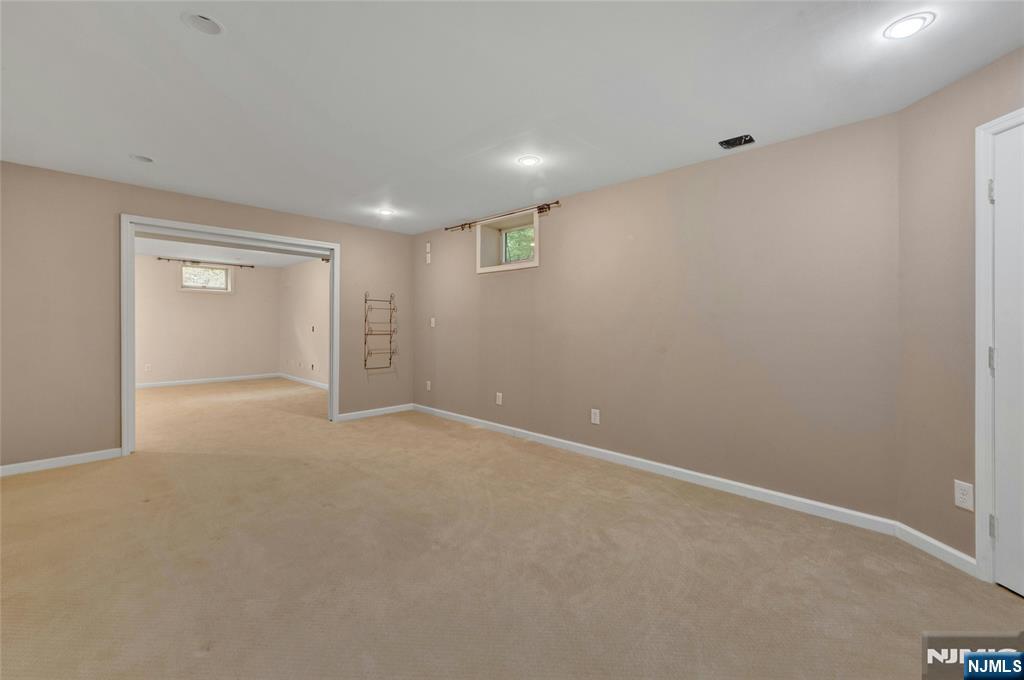 501 Clinton Avenue — photo 28