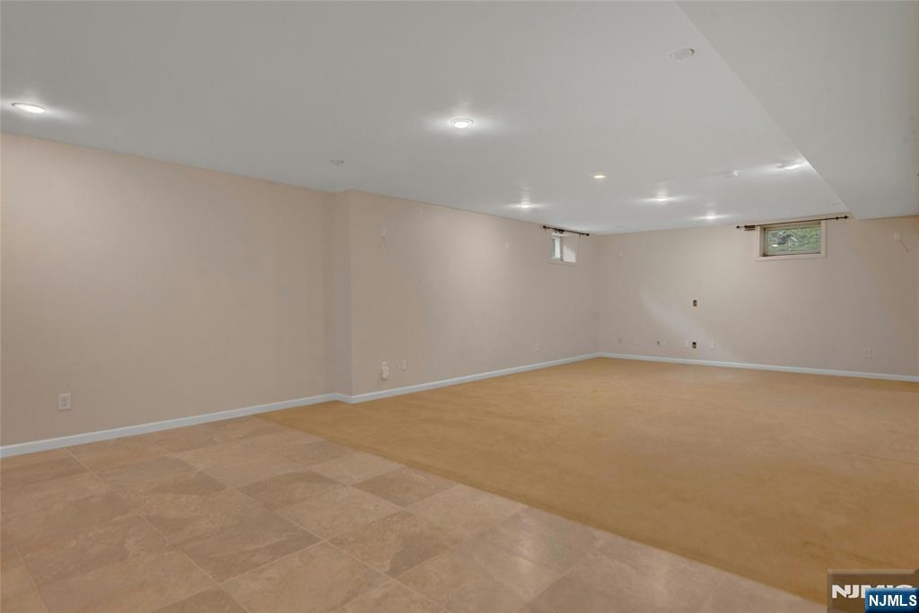 501 Clinton Avenue — photo 29