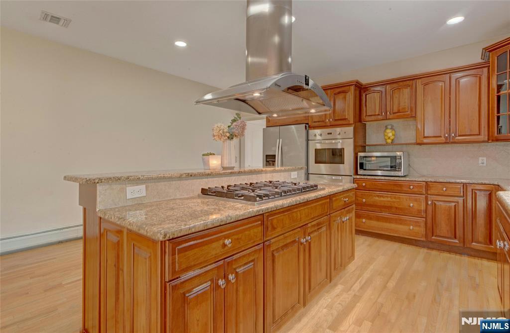 501 Clinton Avenue — photo 9