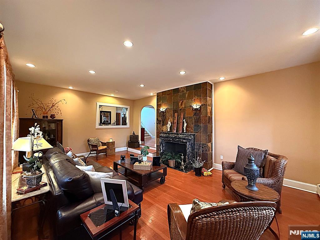 632 Belgrove Drive — photo 11
