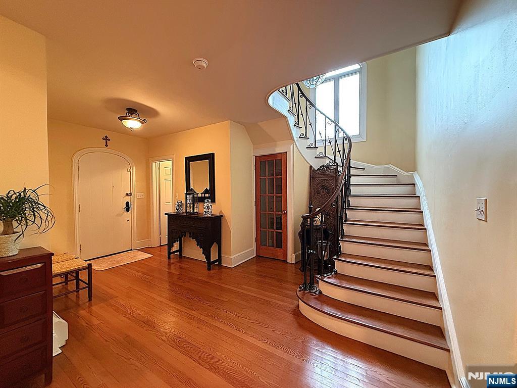 632 Belgrove Drive — photo 8