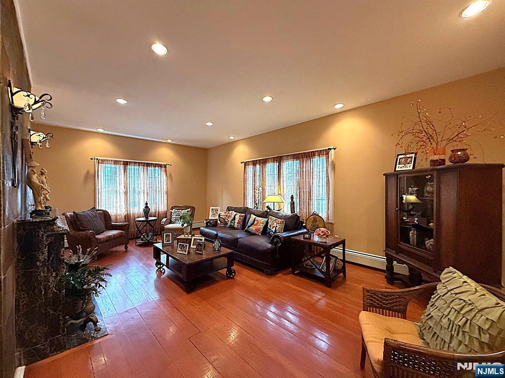 632 Belgrove Drive — photo 9