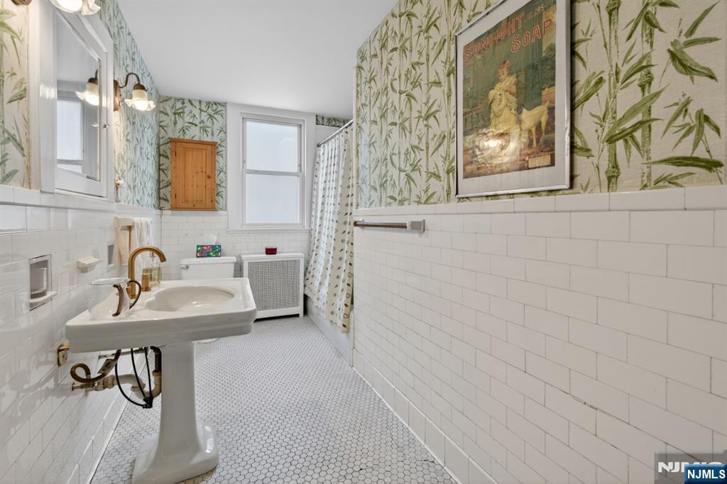 29 Temple Place, Passaic, NJ, 07055