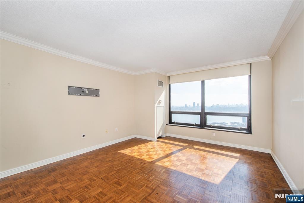 900 Palisade UNIT 18N, Fort Lee, NJ, 07024