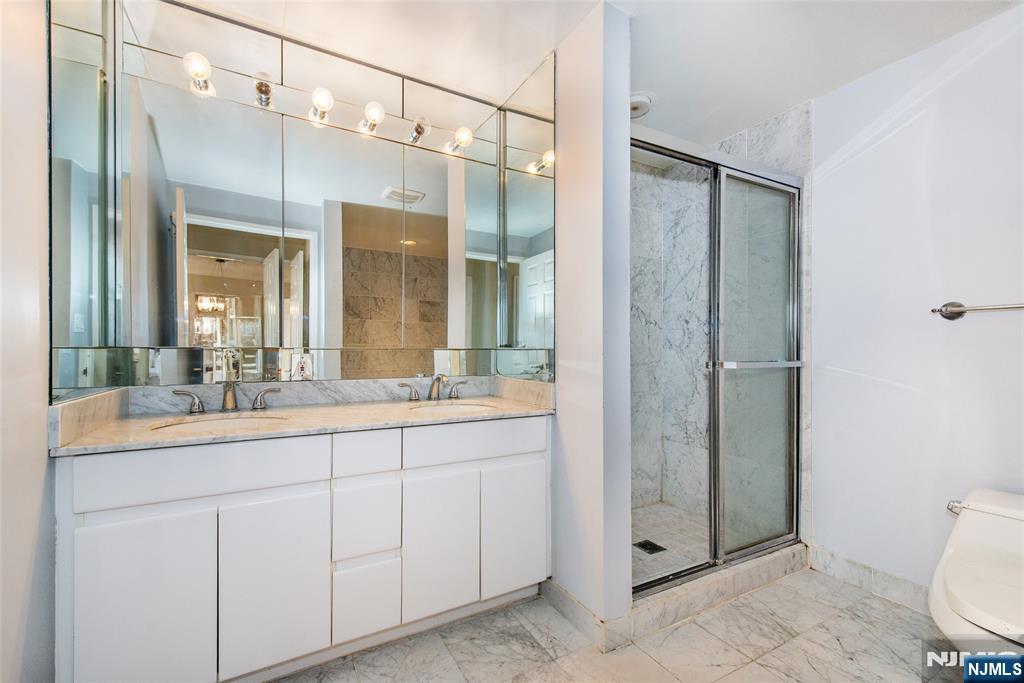 900 Palisade UNIT 18N, Fort Lee, NJ, 07024