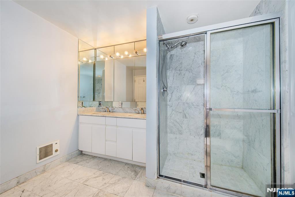 900 Palisade UNIT 18N, Fort Lee, NJ, 07024