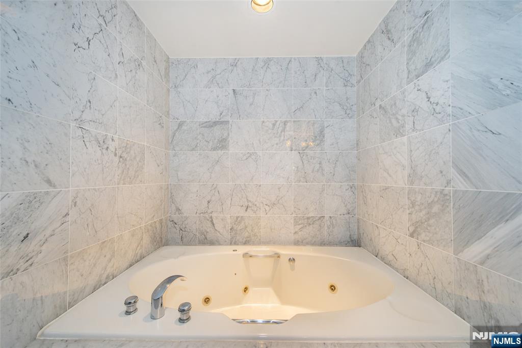 900 Palisade UNIT 18N, Fort Lee, NJ, 07024