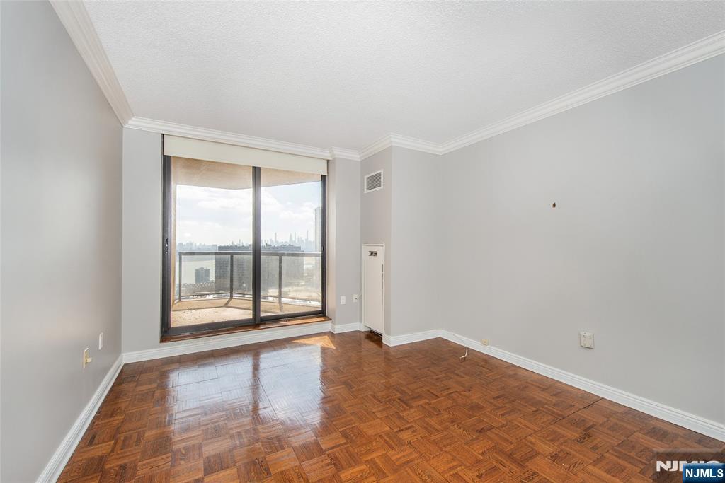 900 Palisade UNIT 18N, Fort Lee, NJ, 07024