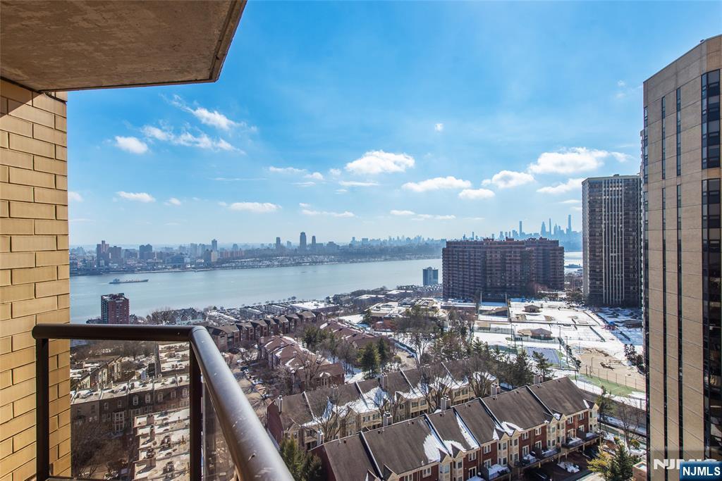 900 Palisade UNIT 18N, Fort Lee, NJ, 07024