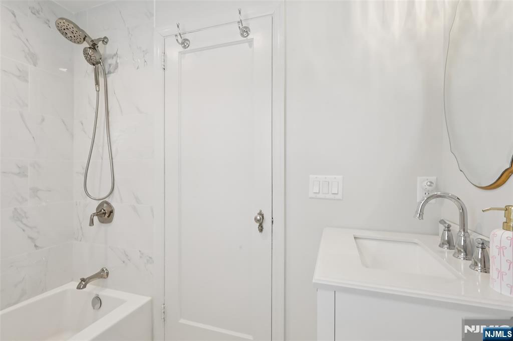 19 Linwood Avenue — photo 33