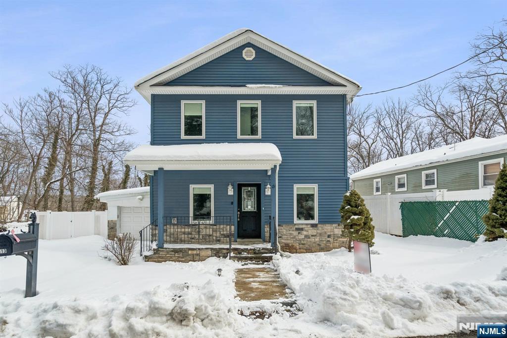 13 Roger Avenue - Photo 3