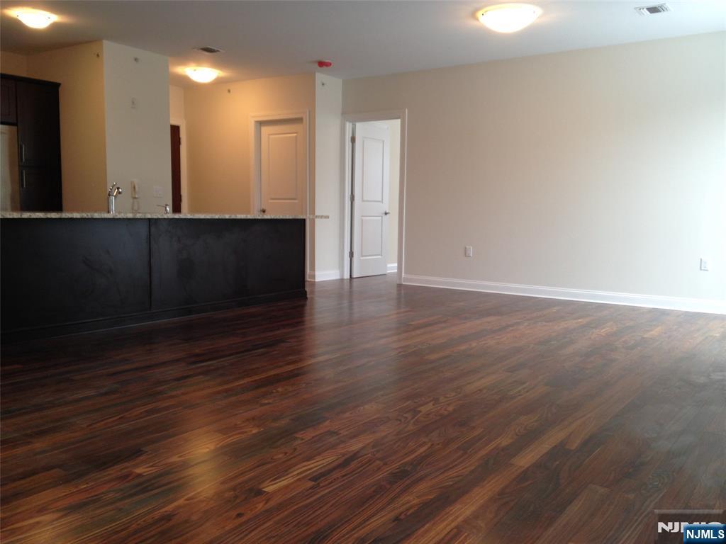 40 Russell Avenue 201 - Photo 3