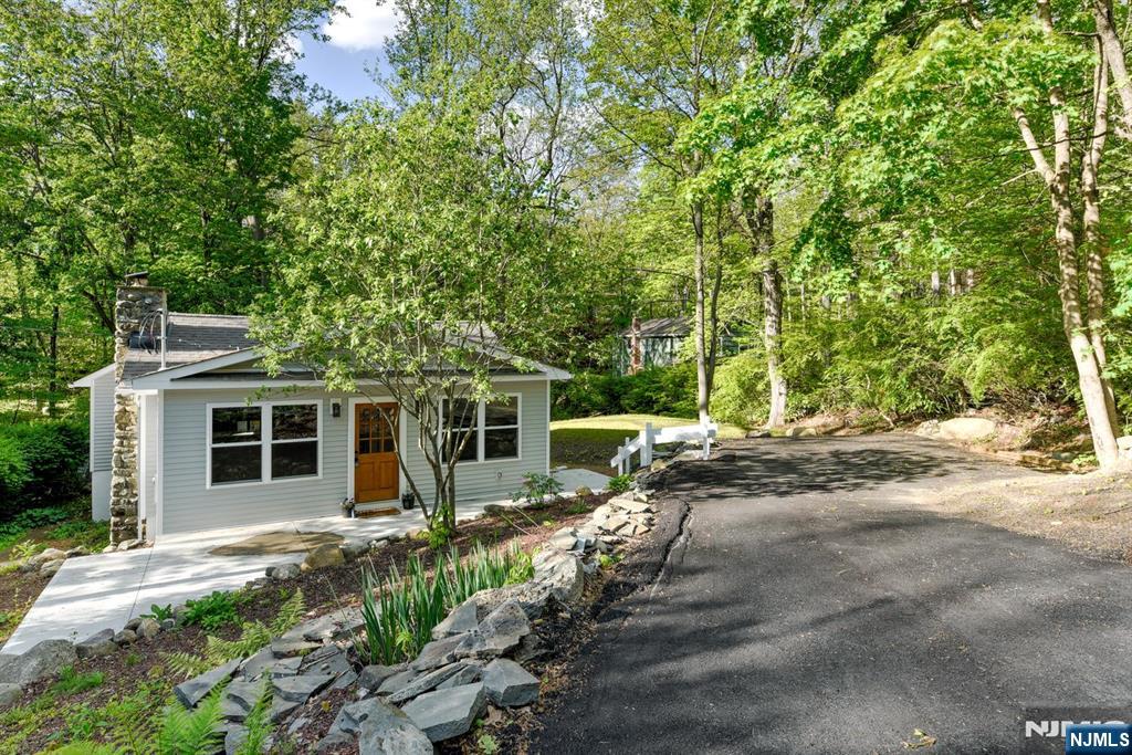 39 Old Road - Photo 1