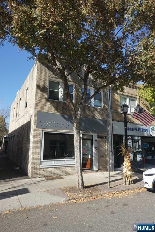 328 Broad Avenue - Photo 1