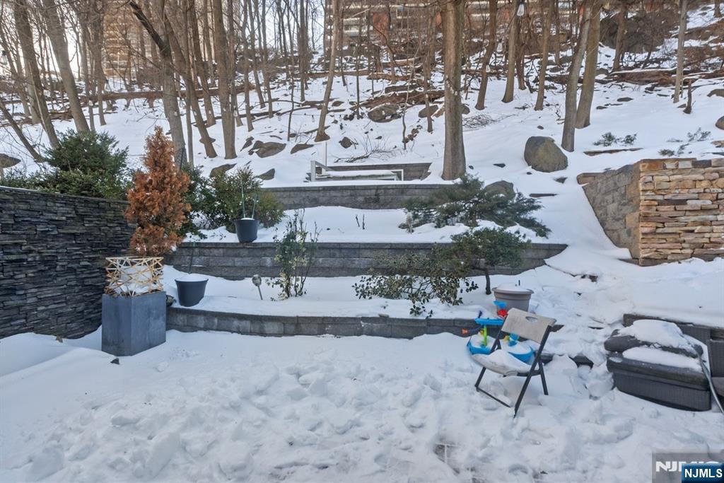 760 Undercliff - Photo 2