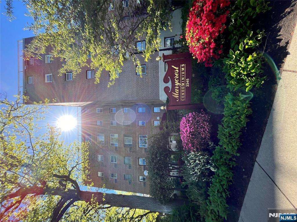 2345 Linwood Avenue 5F - Photo 1