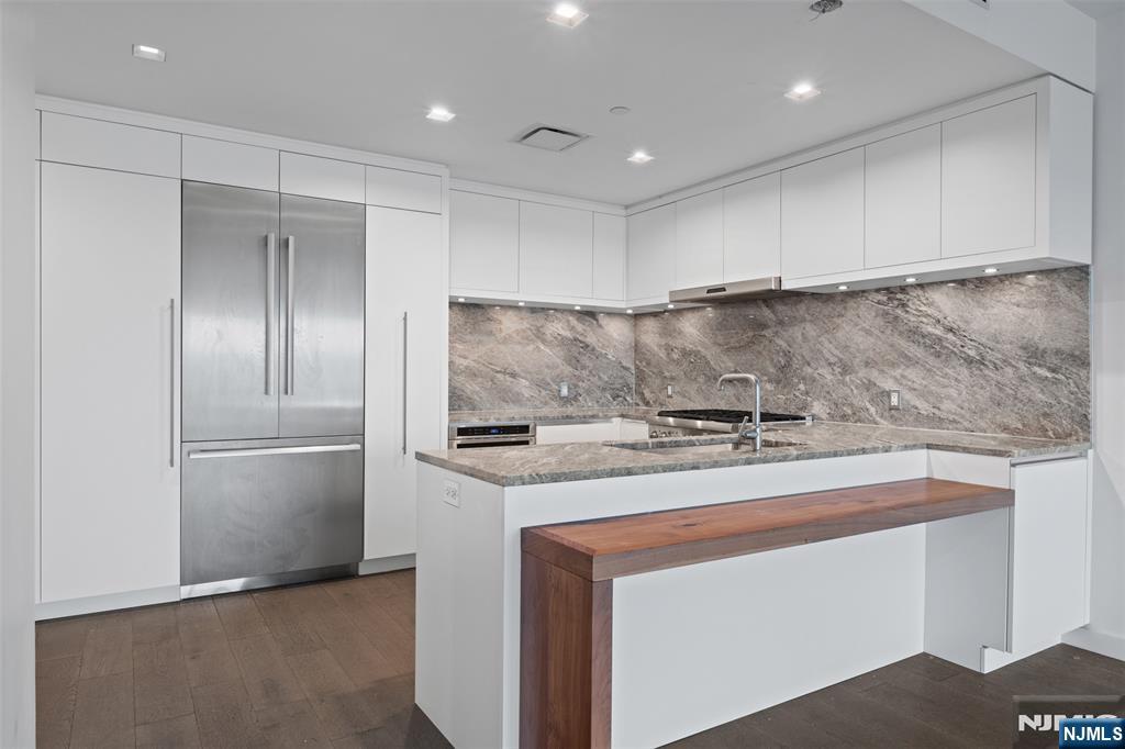 320 Adolphus Avenue #812 — photo 6