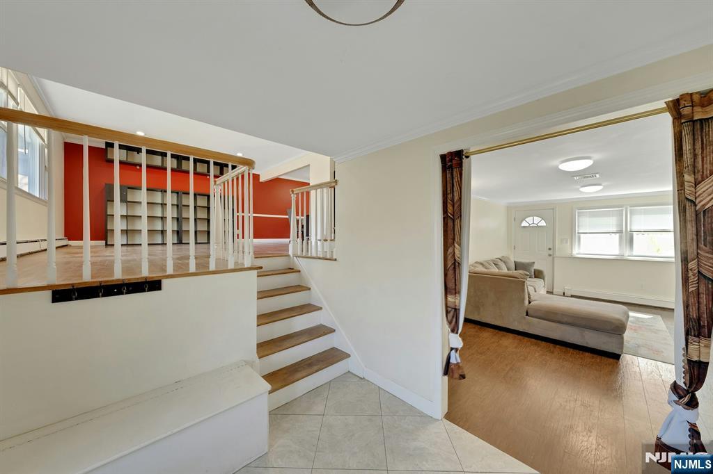 18-00 Scialla Court - Photo 2