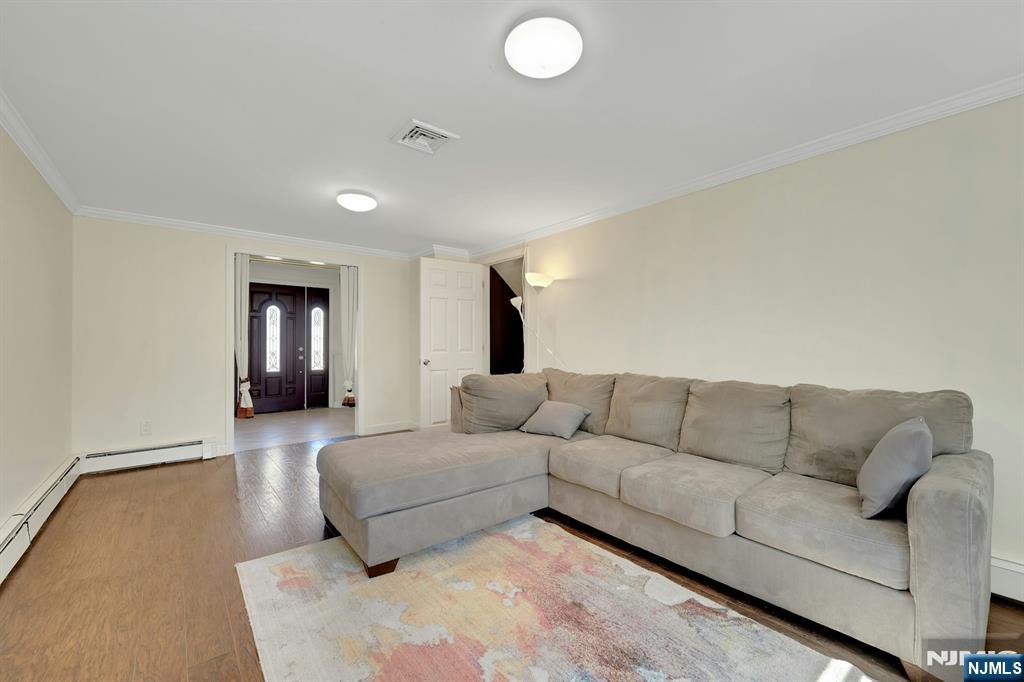 18-00 Scialla Court - Photo 3