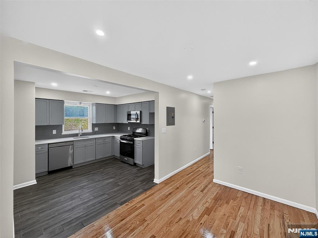 156 Ridgewood Avenue