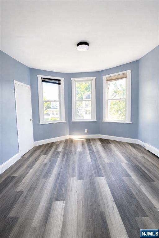 204 Demott Avenue 2 - Photo 3