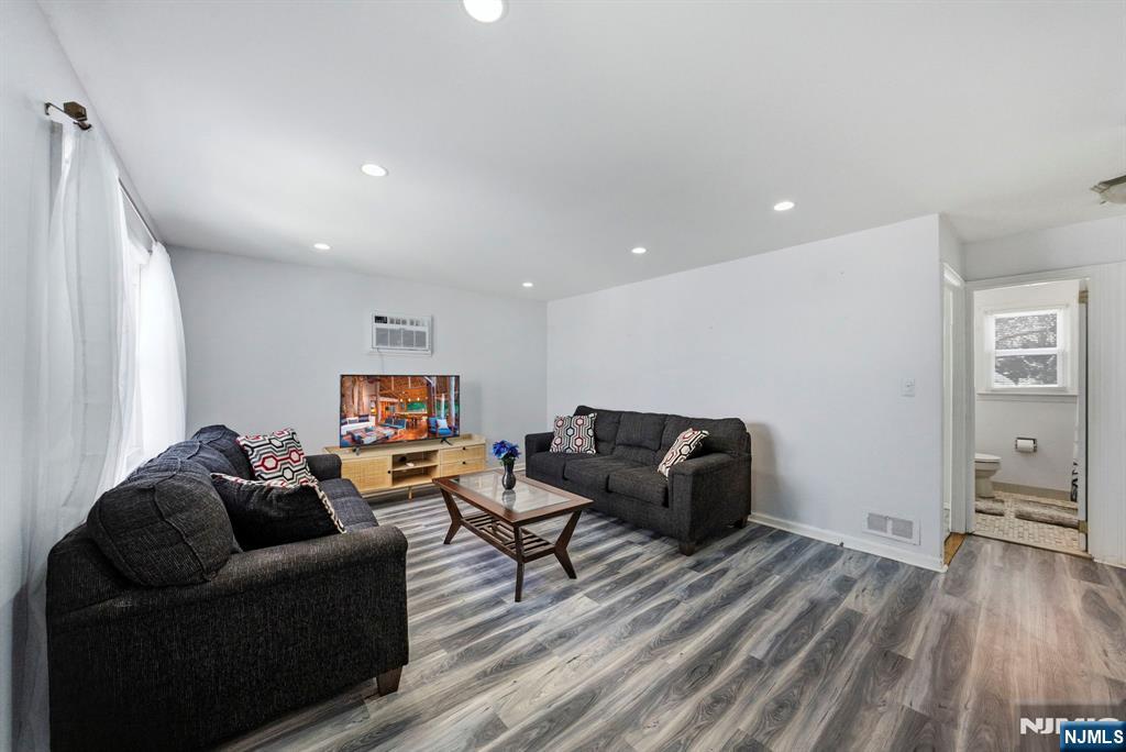 70 Teaneck Road - Photo 3