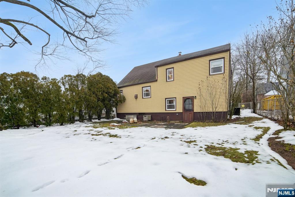 Homes for sale in Bergenfield, NJ | 18 Byrne Pl, Bergenfield, NJ 07621 | MLS# 26005979