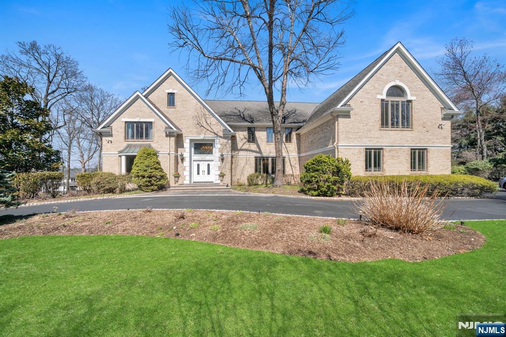 Homes for sale in Franklin Lakes, NJ | 837 Apple Ridge Rd, Franklin Lakes, NJ 07417 | MLS# 26005984