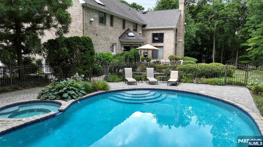 Homes for sale in Franklin Lakes, NJ | 837 Apple Ridge Rd, Franklin Lakes, NJ 07417 | MLS# 26005984