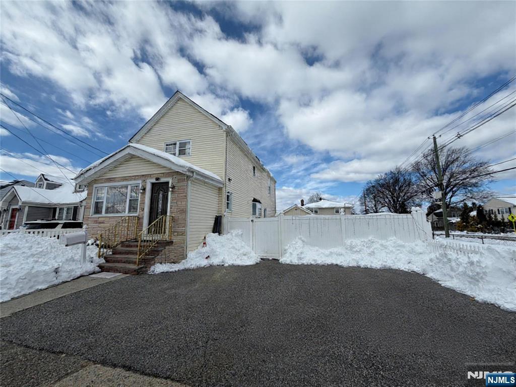 314 Knickerbocker Road, Tenafly, NJ, 07670