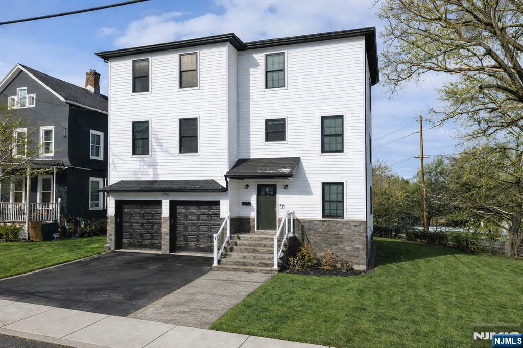 <p>Listings That Reflect Our Standards</p>