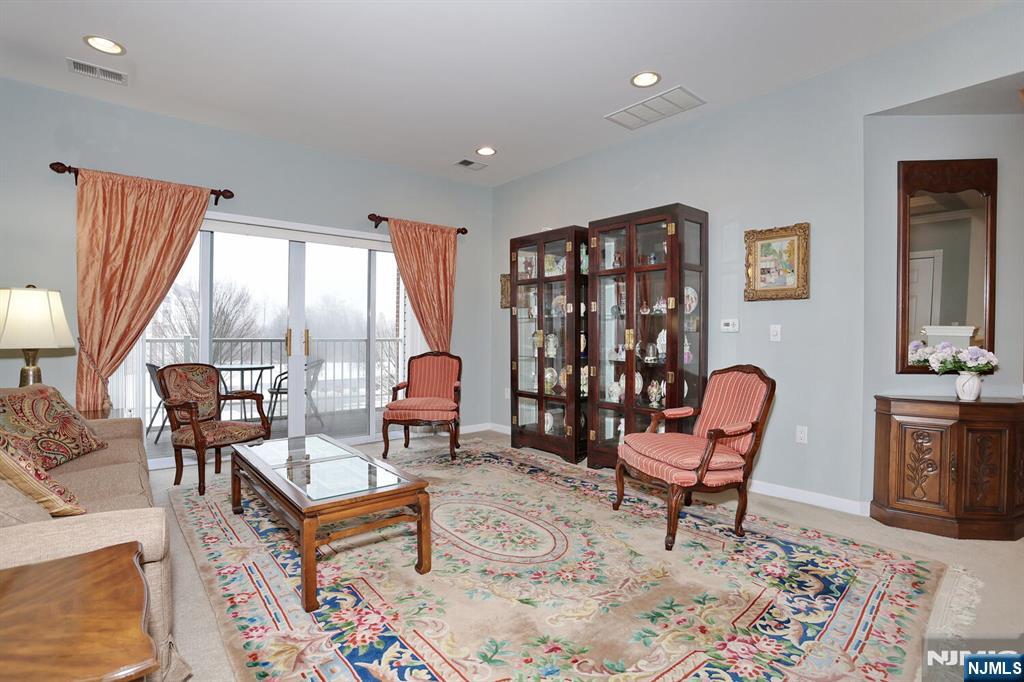 8212 Warrens Way, Wanaque, NJ 07465 Listing Photo  13