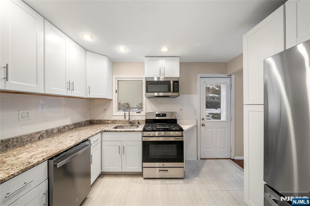44 Knickerbocker, Cresskill, NJ 07626 Listing Photo  10