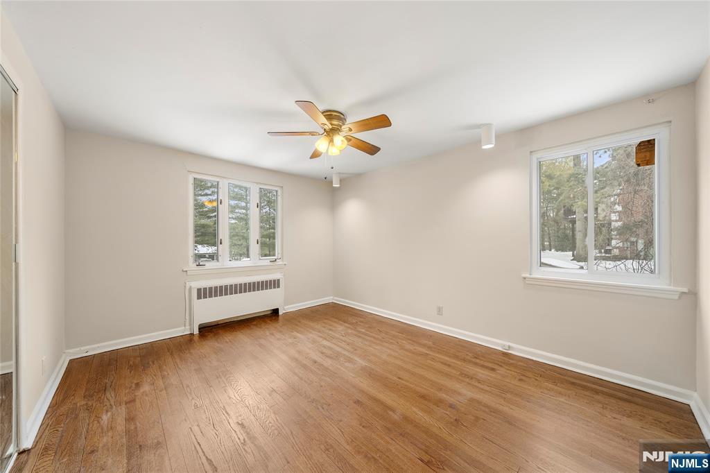 44 Knickerbocker, Cresskill, NJ 07626 Listing Photo  12