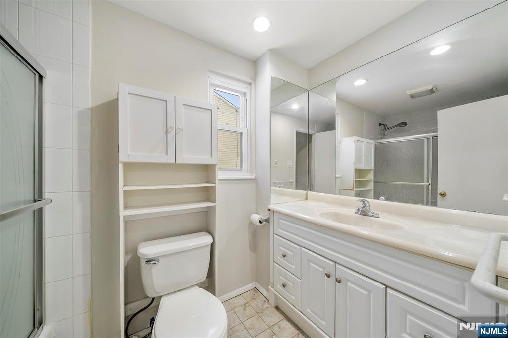 44 Knickerbocker, Cresskill, NJ 07626 Listing Photo  14