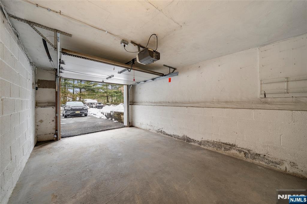 44 Knickerbocker, Cresskill, NJ 07626 Listing Photo  22