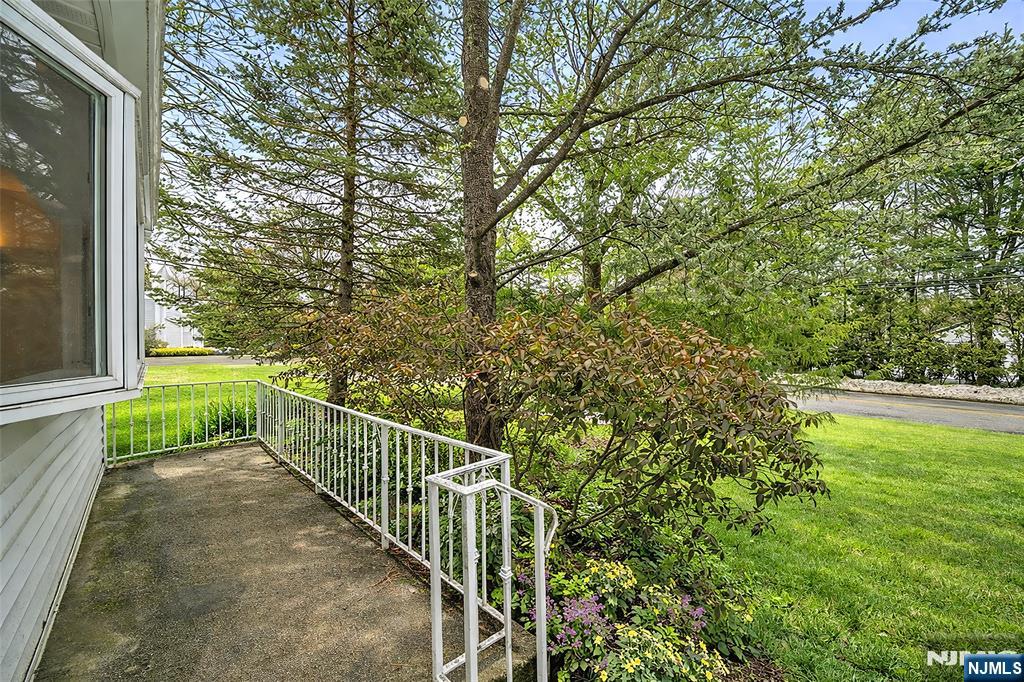 44 Knickerbocker, Cresskill, NJ 07626 Listing Photo  23