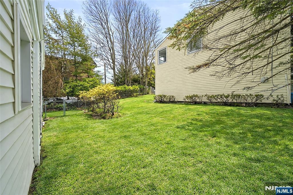44 Knickerbocker, Cresskill, NJ 07626 Listing Photo  24